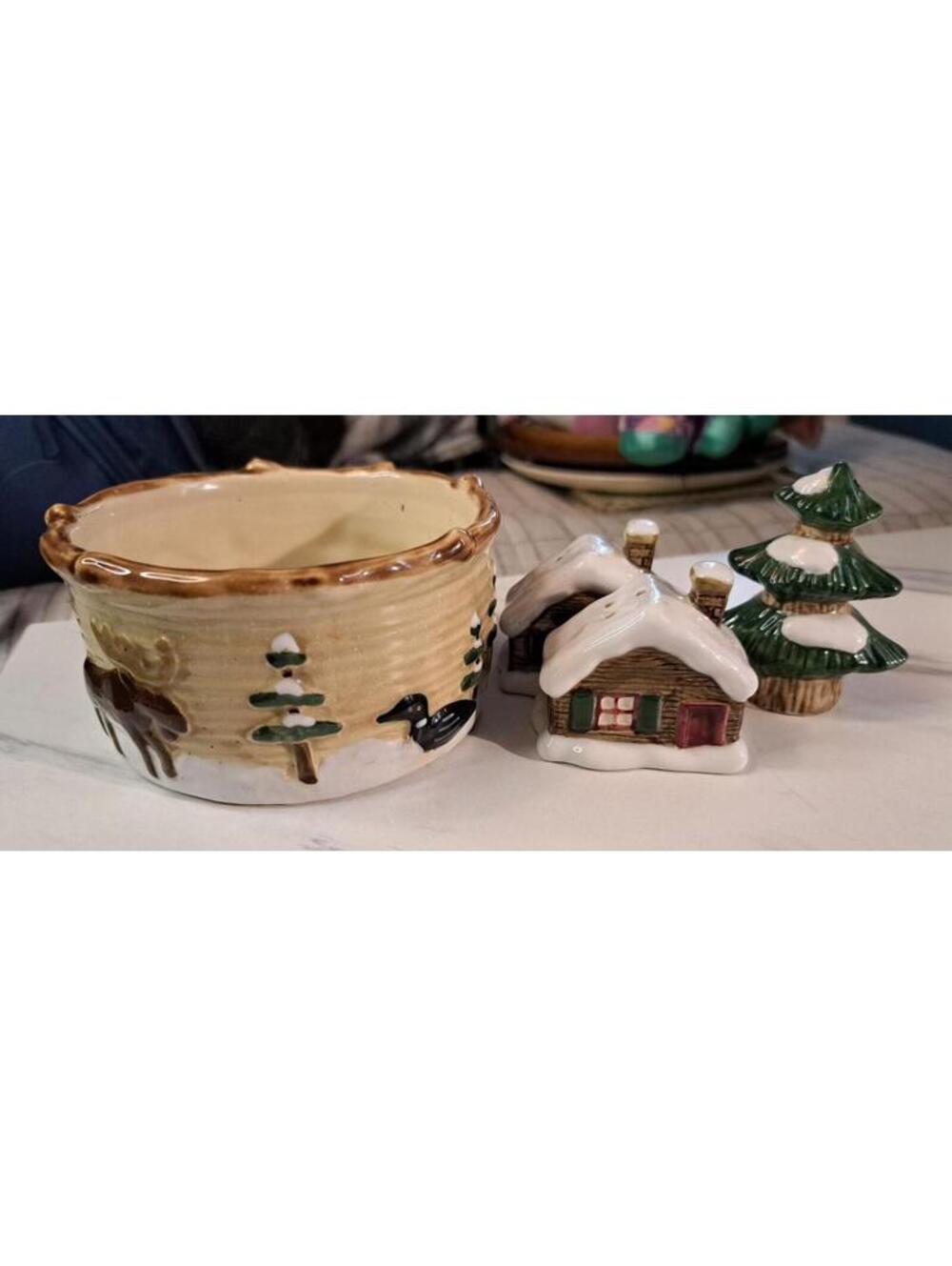 Vintage 2002-2004 4-Pc Sonoma Lodge Set-Salt and Pepper Shakers-Discontinued